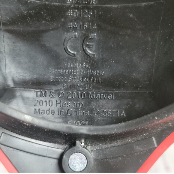 2010 Hasbro Marvel Ultimate Spiderman Web Warriors Black & Red Mask - Picture 6 of 7